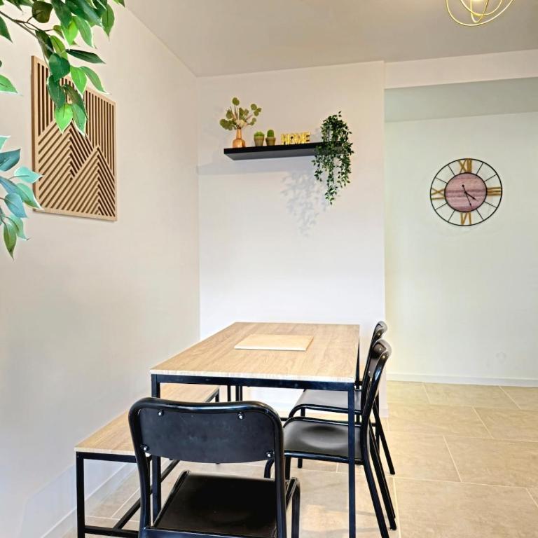 Les chambres de Sandrine avec dans un appartement en collocation - Chambre Double avec Salle de Bains Privative - 3