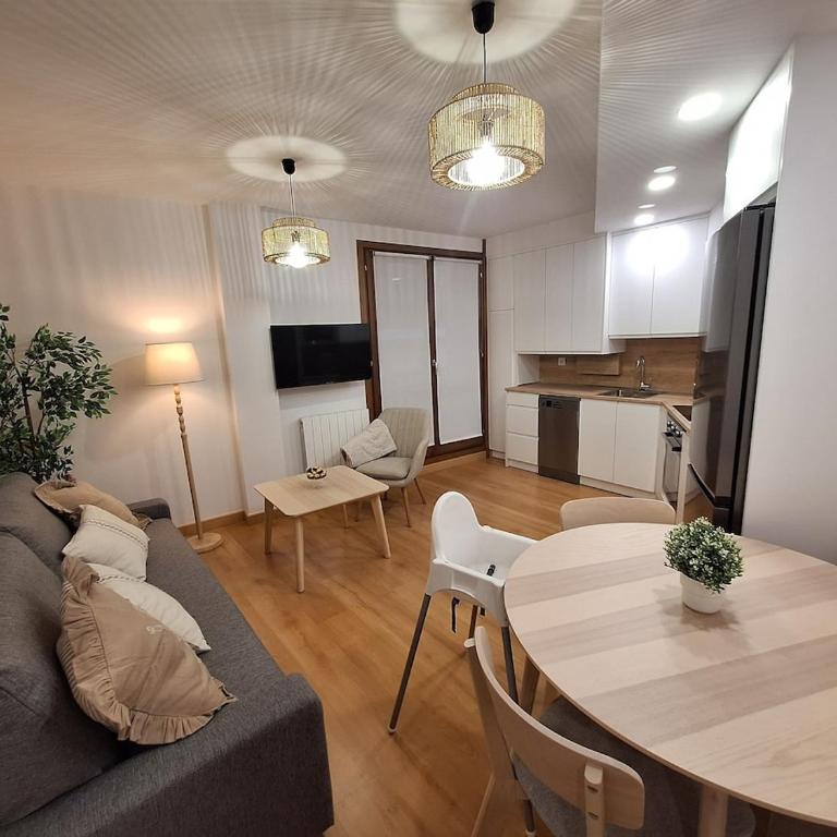EscarraSuite - One-Bedroom Apartment - 10