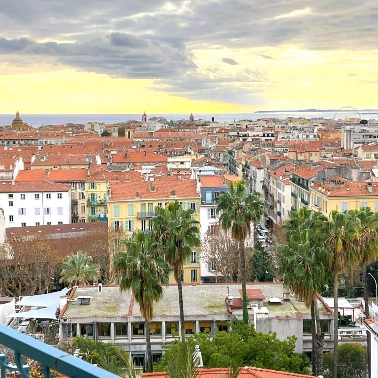 Terrace and view on all Nice city - Apartamento de 1 dormitorio con terraza - 13