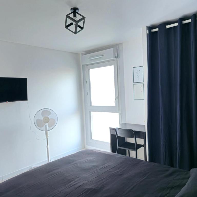 Les chambres de Sandrine avec dans un appartement en collocation - Chambre Double avec Salle de Bains Privative - 9
