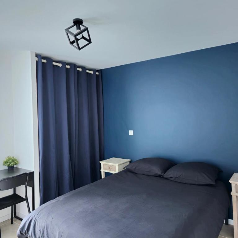 Les chambres de Sandrine avec dans un appartement en collocation - Chambre Double avec Salle de Bains Privative - 6