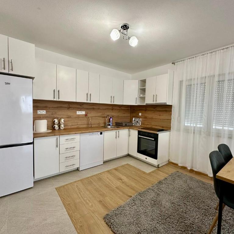 Emos apartment - Two-Bedroom Apartment - 4