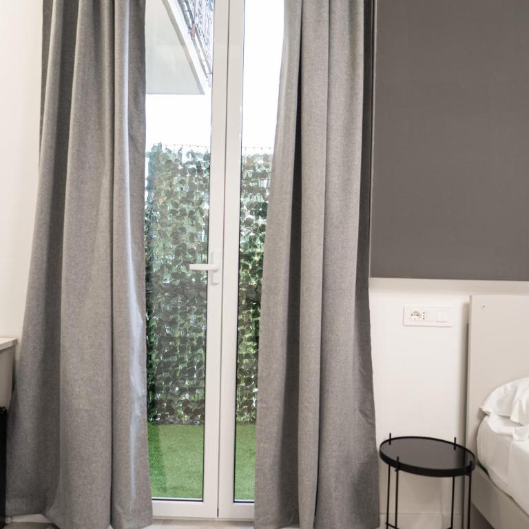 Napolitano Rooms - POMPEI - Camera King con Balcone - 3