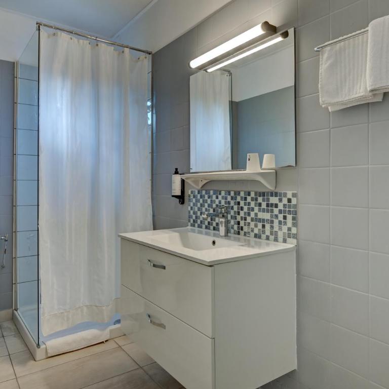 Hôtel Paul - Chambre Double - Vue sur Jardin - 7