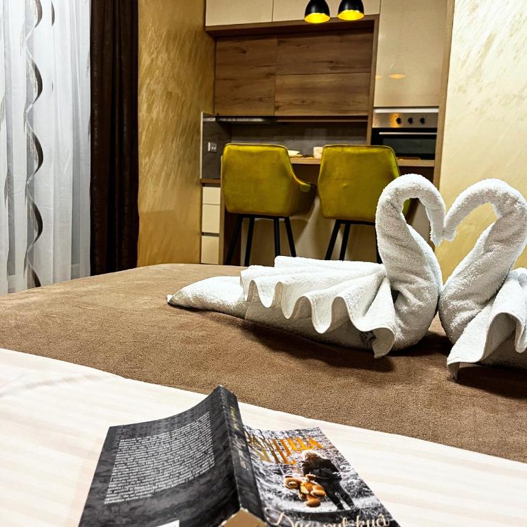 GOLDEN SS Studio - One-Bedroom Apartment with Balcony and Mountain View - 16