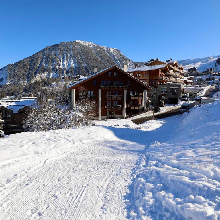 Spacieux 3 chambres, skis aux pieds avec parking et wifi - Three-Bedroom Apartment - 13