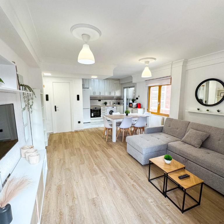 El Aguila Del Pilar ComoTuCasa - Three-Bedroom Apartment - 17
