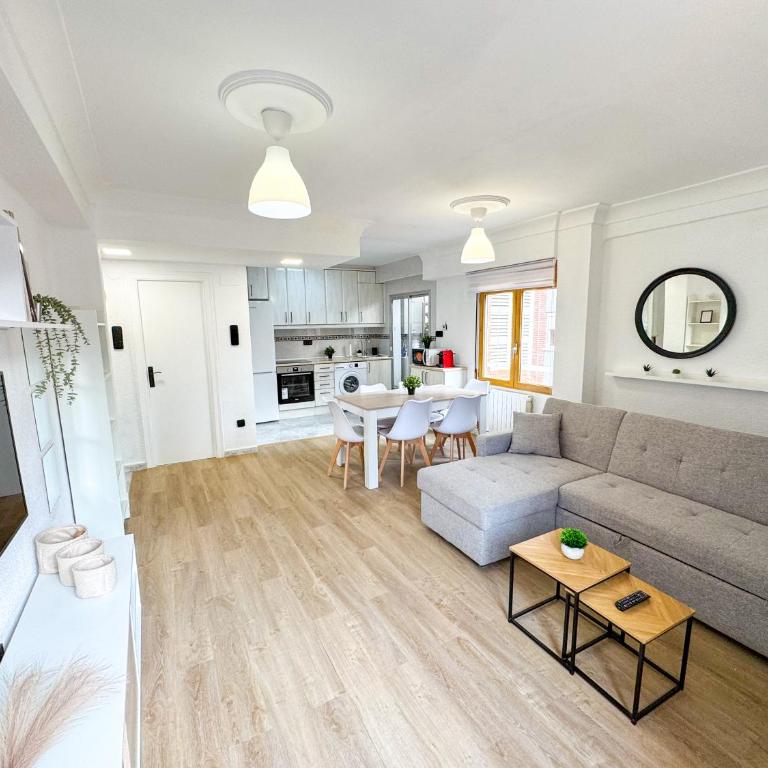 El Aguila Del Pilar ComoTuCasa - Three-Bedroom Apartment - 4