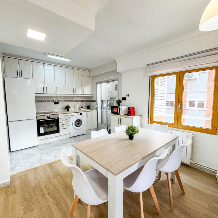 El Aguila Del Pilar ComoTuCasa - Three-Bedroom Apartment - 14