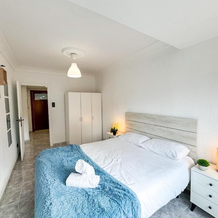 El Aguila Del Pilar ComoTuCasa - Three-Bedroom Apartment - 5