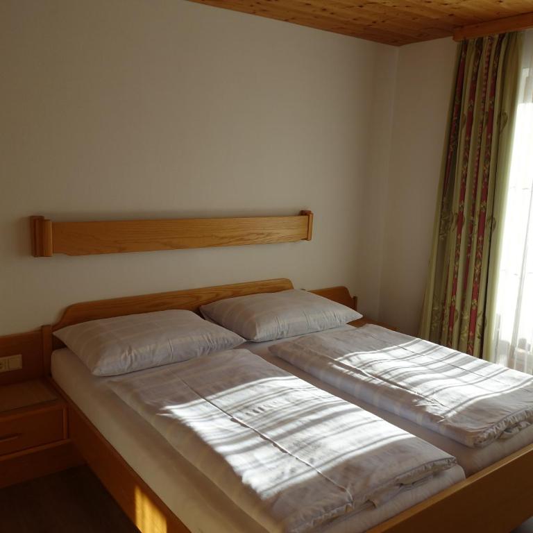 Aparthaus Birkenheim - Two-Bedroom Apartment (2-3 Adults) with Balcony - 4