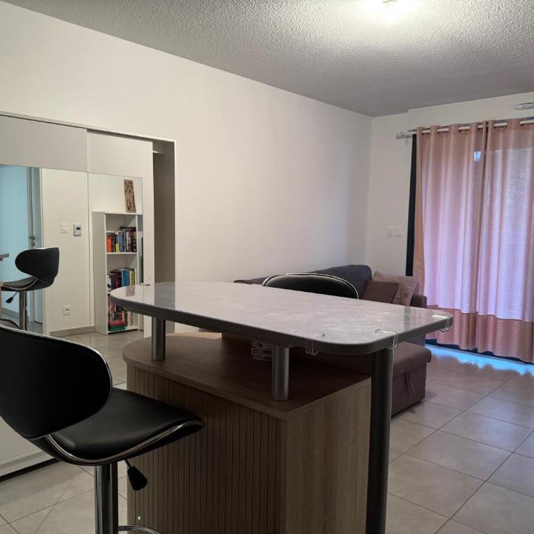 Studio à Louer Aiguerelles - Apartamento de 1 dormitorio - 4