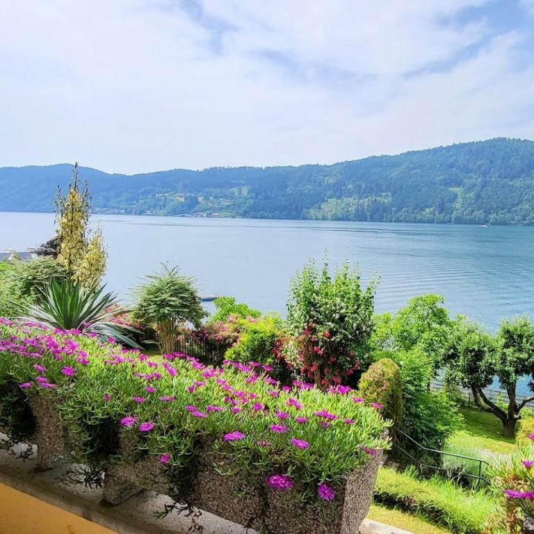 Pension Sedlak - Doppelzimmer mit Seeblick - 10
