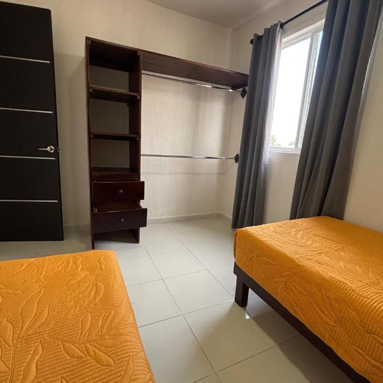Apt for 4 ppl, walking distance to festival - Two-Bedroom Apartment - 8