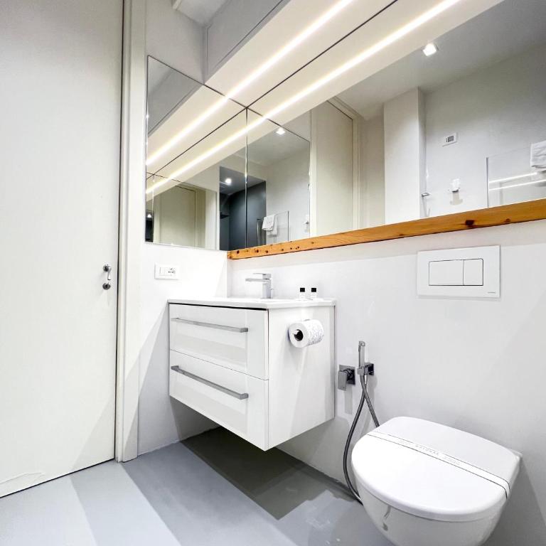 Duomo Central Suite - One-Bedroom Apartment - 12