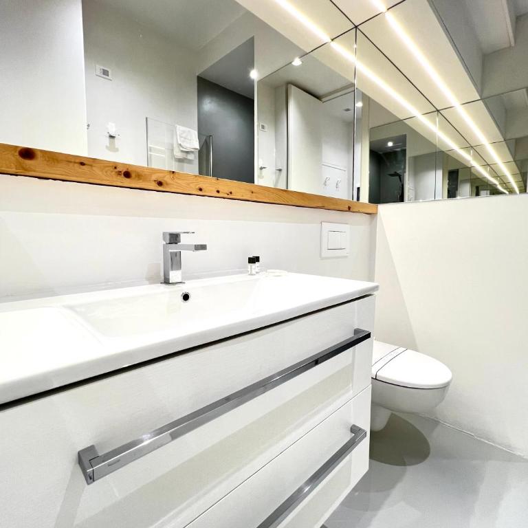 Duomo Central Suite - One-Bedroom Apartment - 14
