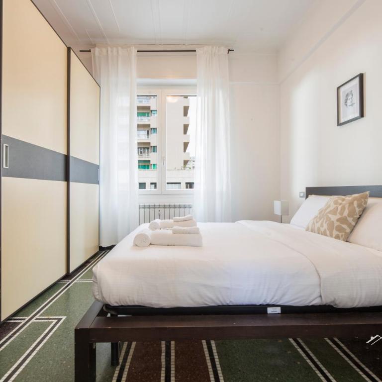 Beach, 4BR, Family Lux, AC, WIFI By Tilo - Four-Bedroom Apartment with Balcony - 3
