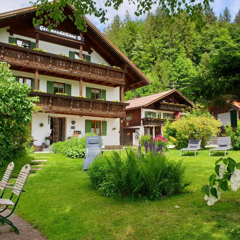 Gschwenderhaus Ferienwohnungen - Studio-Apartment mit Terrasse - 3