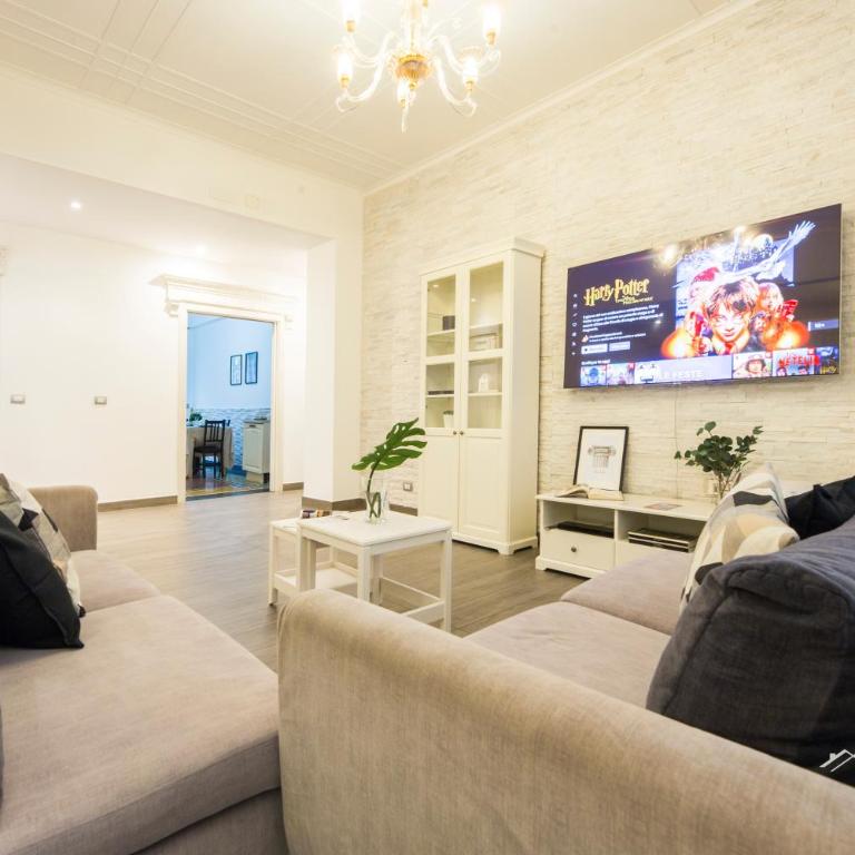 Beach, 4BR, Family Lux, AC, WIFI By Tilo - Four-Bedroom Apartment with Balcony - 29