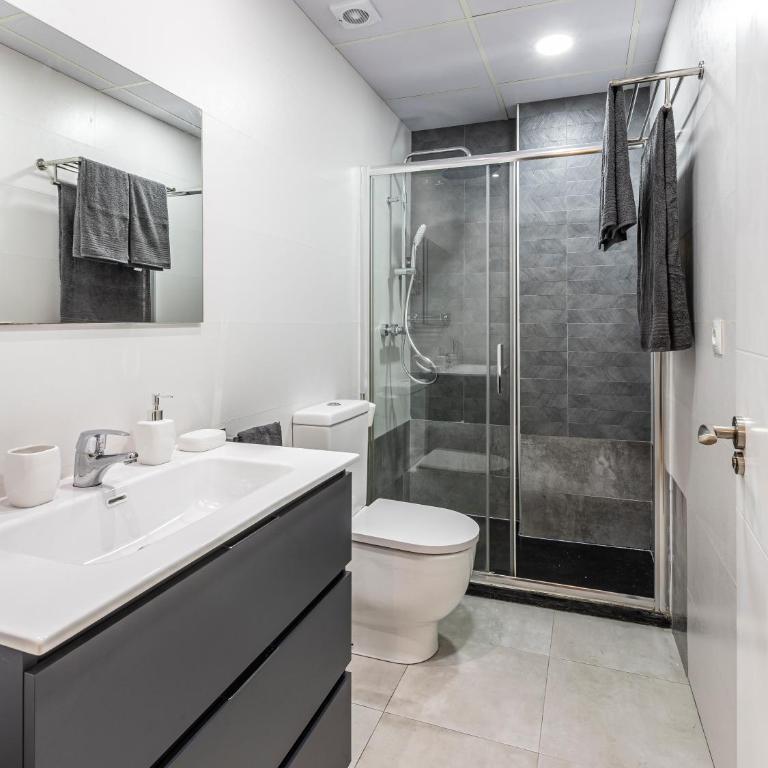 Apartamento a 5 minutos del centro de Madrid 6P - Two-Bedroom Apartment - 5