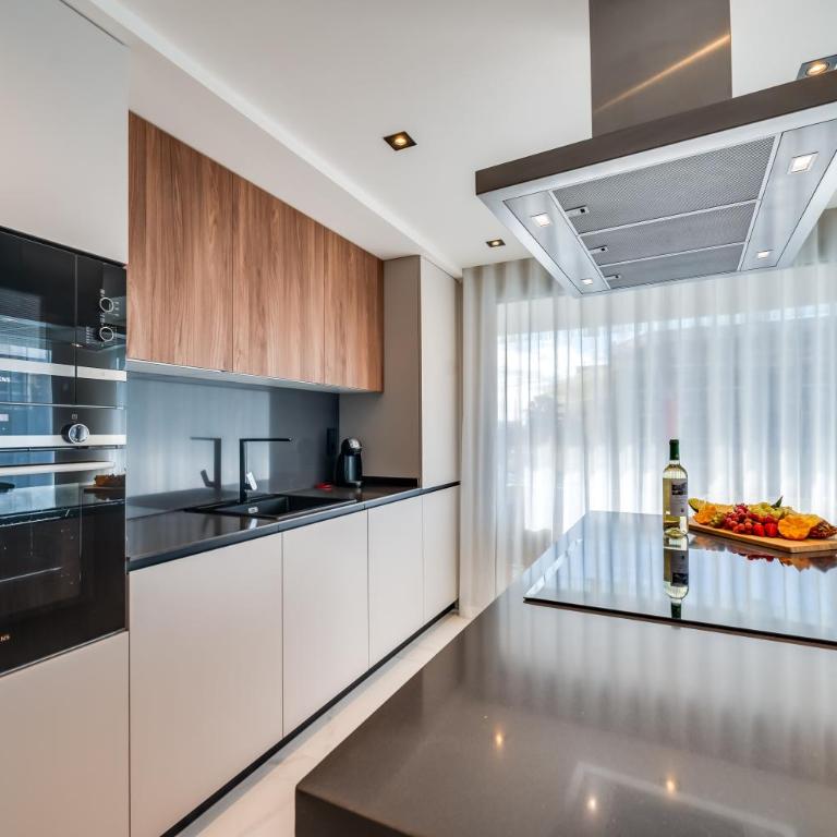 Newly Built 3 BDRM Luxury Apt Close to the Beach - Apartamento de 3 dormitorios - 21