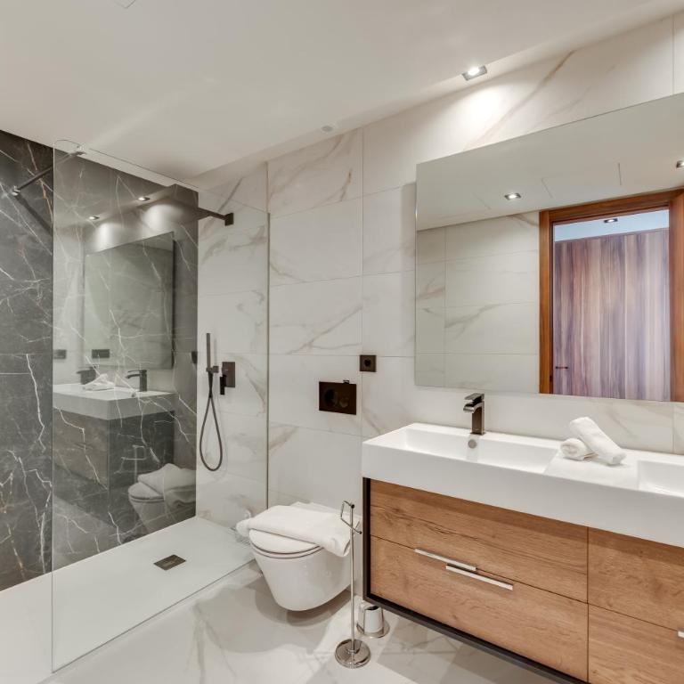 Newly Built 3 BDRM Luxury Apt Close to the Beach - Apartamento de 3 dormitorios - 32
