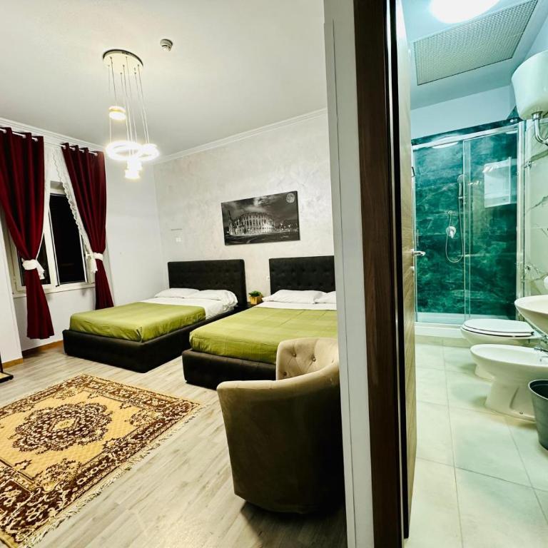 Termini luxury home - Camera Familiare con Bagno Privato - 31