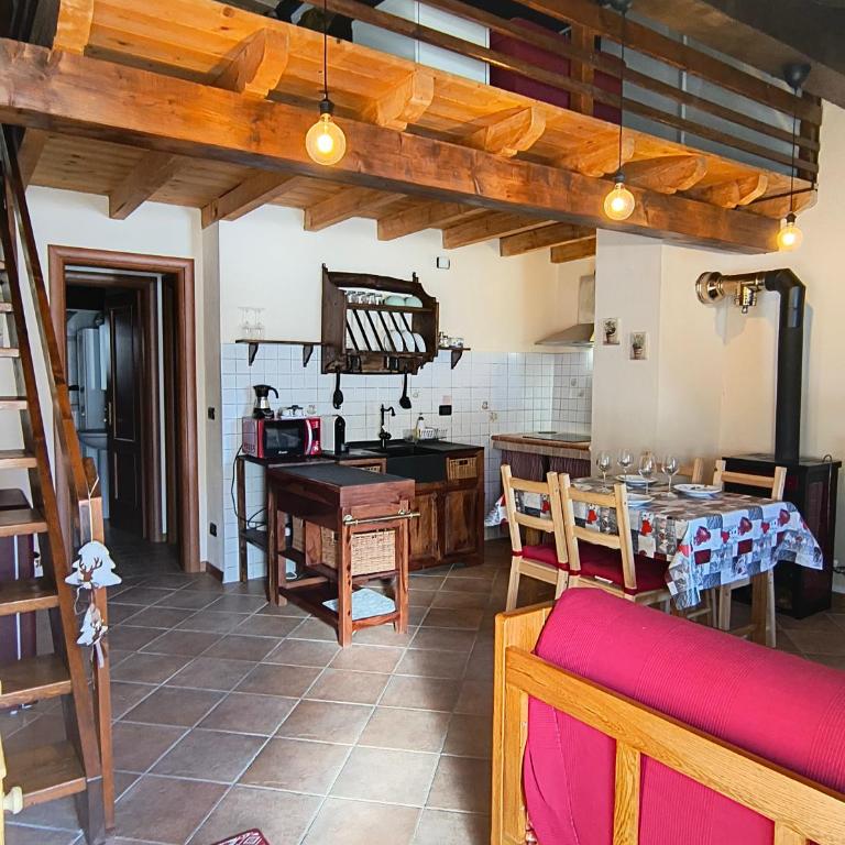 Petit Royal - Maisons de Charme Valle d'Aosta - Appartamento per 6 persone - con Balcone, Giardino e Soppalco - Appartamento con 2 Camere da Letto - 23