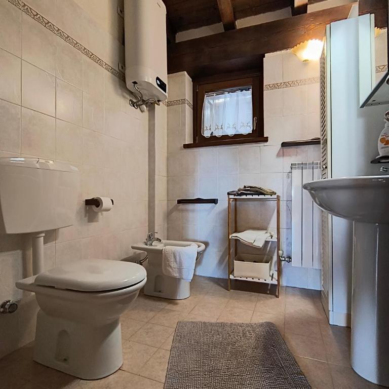 Petit Royal - Maisons de Charme Valle d'Aosta - Appartamento per 6 persone - con Balcone, Giardino e Soppalco - Appartamento con 2 Camere da Letto - 8