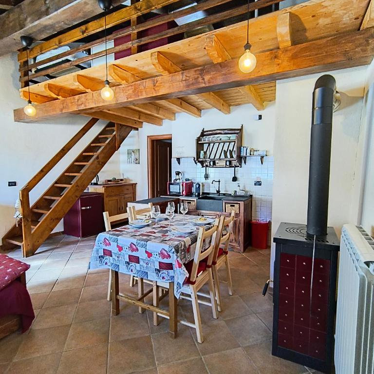 Petit Royal - Maisons de Charme Valle d'Aosta - Appartamento per 6 persone - con Balcone, Giardino e Soppalco - Appartamento con 2 Camere da Letto - 4