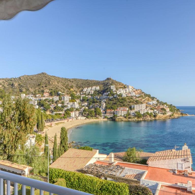 Apartment in Roses near Canyelles Beach - Two-Bedroom Apartment - 6