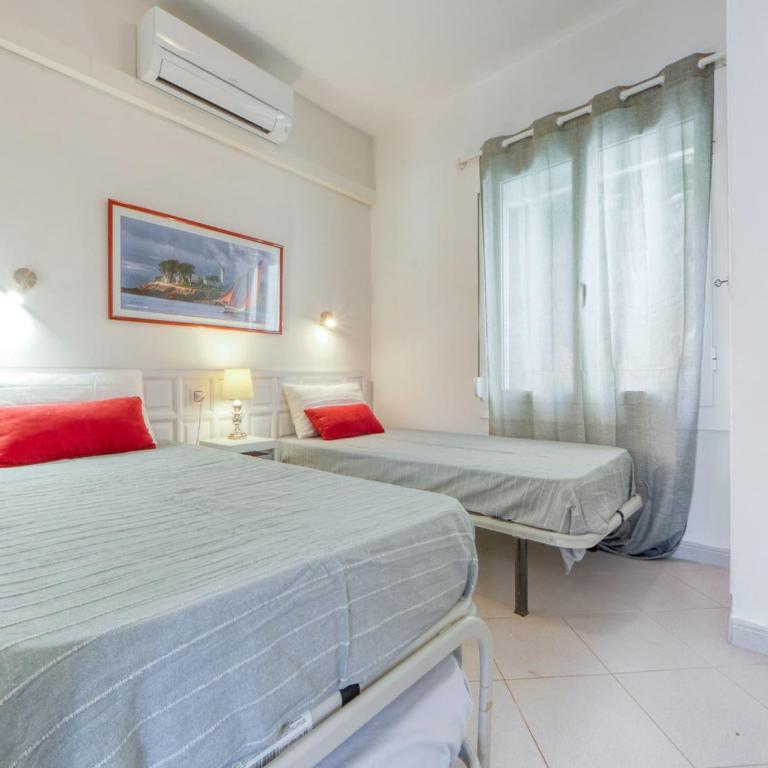 Apartment in Roses near Canyelles Beach - Two-Bedroom Apartment - 14