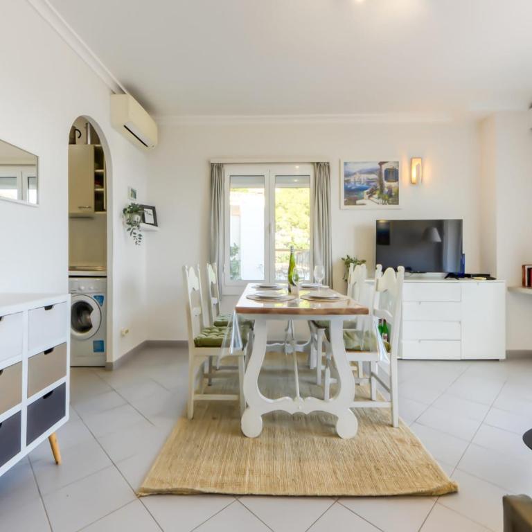 Apartment in Roses near Canyelles Beach - Two-Bedroom Apartment - 10