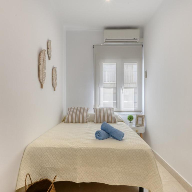 Apartment in Roses with Waterfront Views - Three-Bedroom Apartment - 21