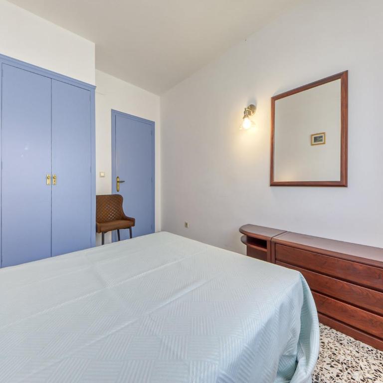 Apartment in Roses with Terrace Views - Three-Bedroom Apartment - 17