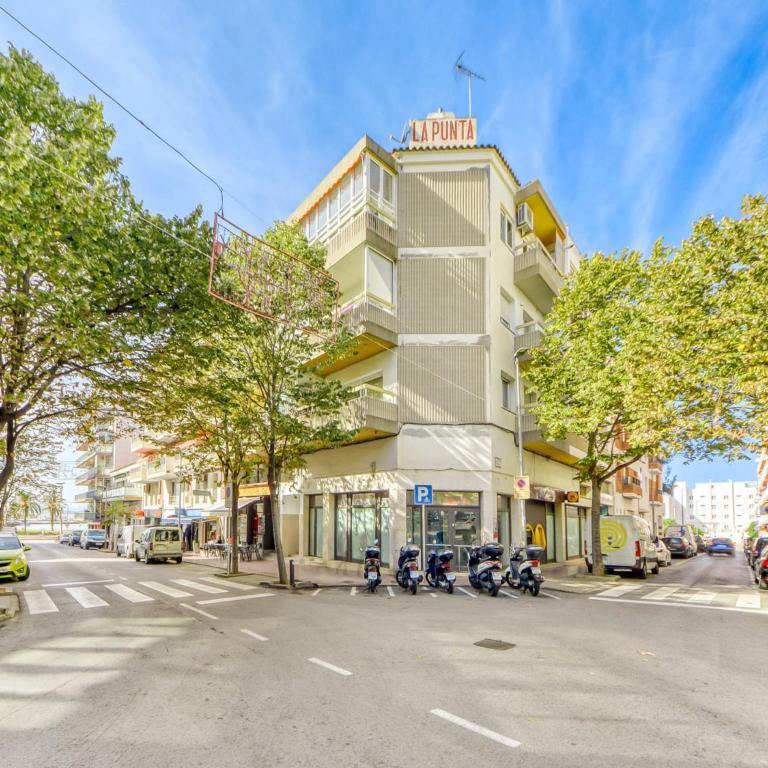 Apartment in Roses with Terrace Views - Three-Bedroom Apartment - 37
