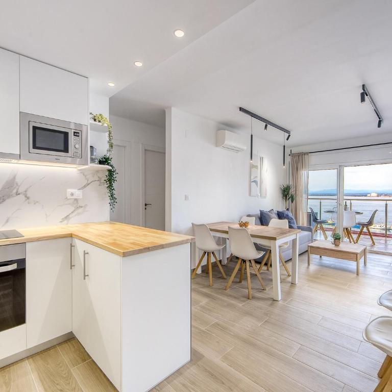 Apartment in Roses near Playa de Roses - Two-Bedroom Apartment - 18