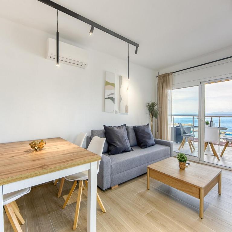 Apartment in Roses near Playa de Roses - Two-Bedroom Apartment - 1