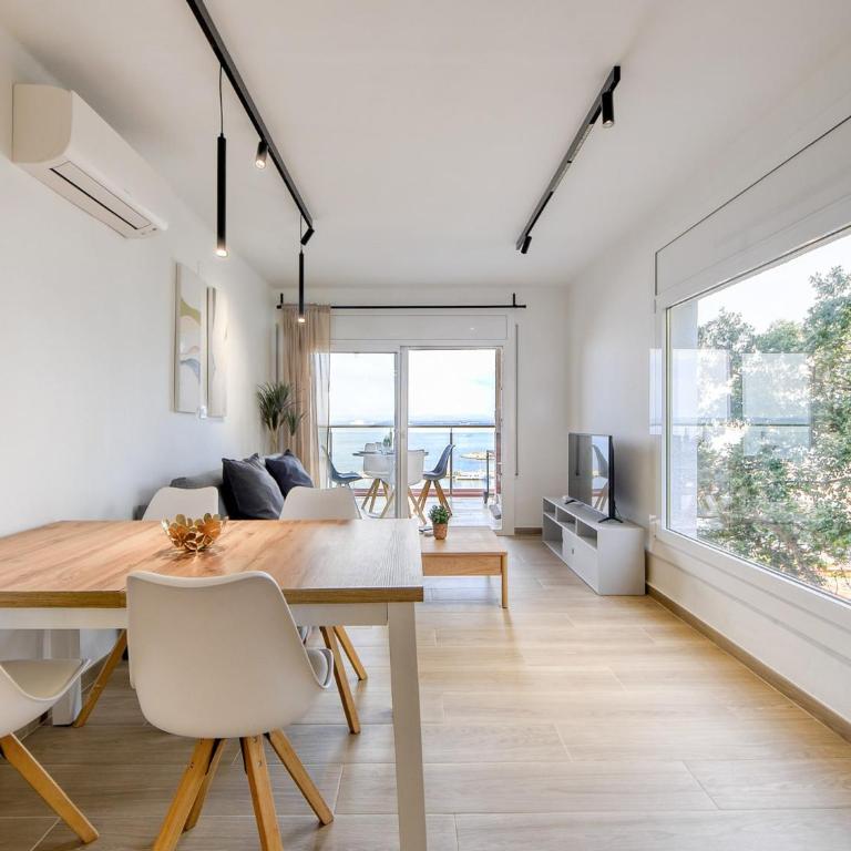 Apartment in Roses near Playa de Roses - Two-Bedroom Apartment - 8