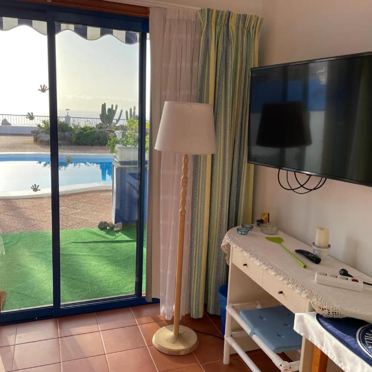 Oceanfront Apt in Private Villa - Next to the Beach - One-Bedroom Apartment - 13