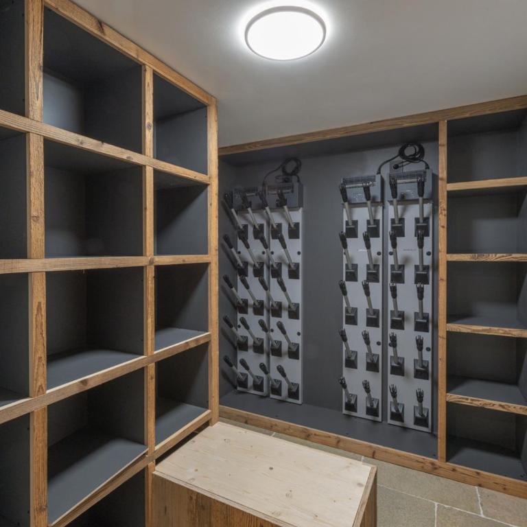 Chalet luxe ski-in ski-out, sauna, cinéma, jacuzzi - Chalet 3 Chambres - 13