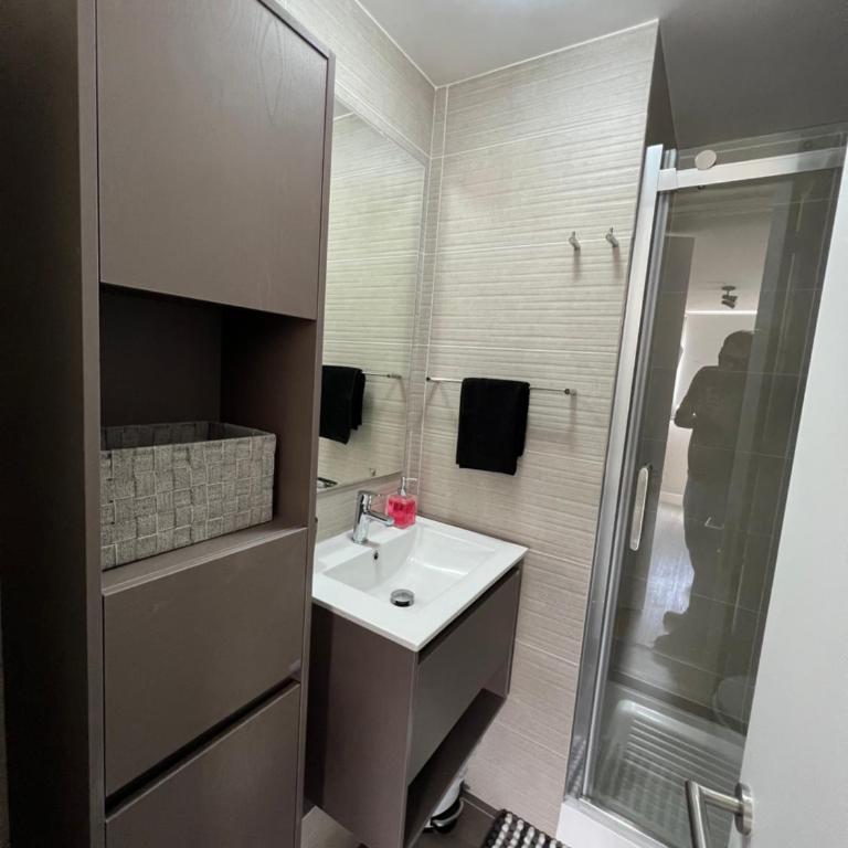 Moderno y cómodo departamento - One-Bedroom Apartment - 10