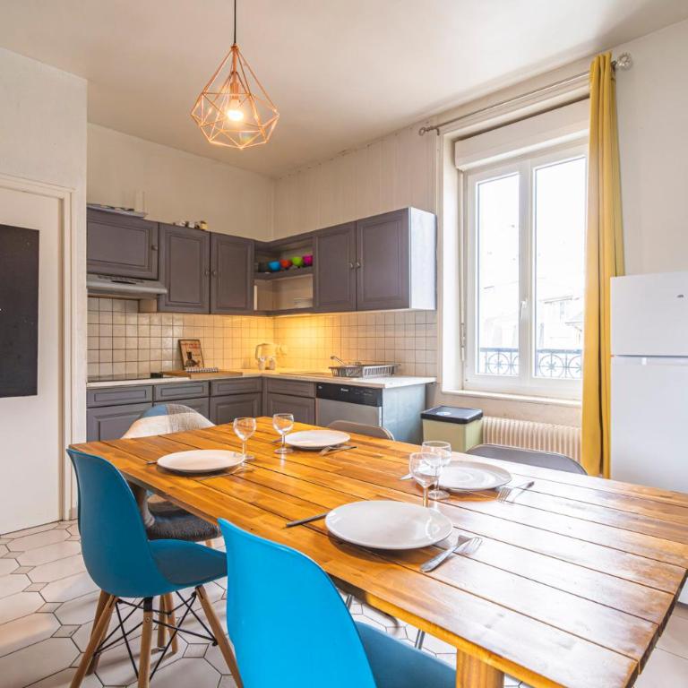 Grand appartement Reims gare centre 4 chambres - Appartamento - 4