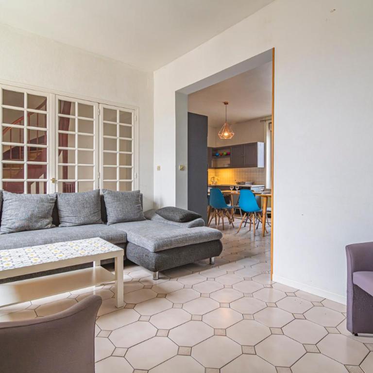 Grand appartement Reims gare centre 4 chambres - Appartamento - 10