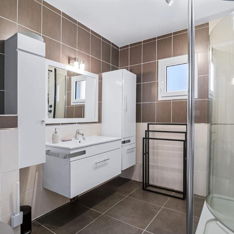 Le Trésor de Rochelongue Villa de Lujo Espaciosa con Piscina Infinita - Villa - 28
