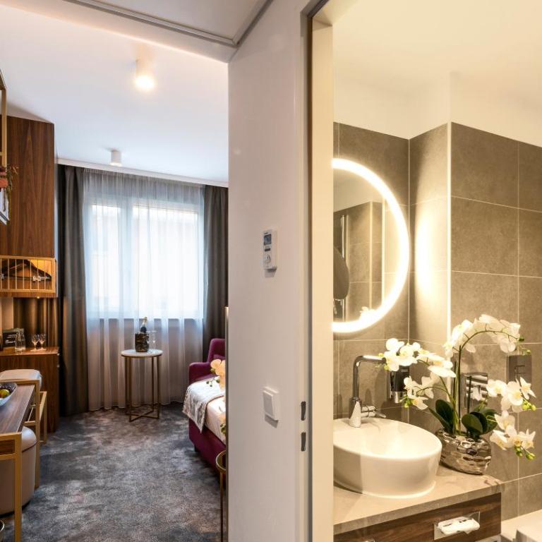 PLAZA Premium München - Premium Single Room - 1