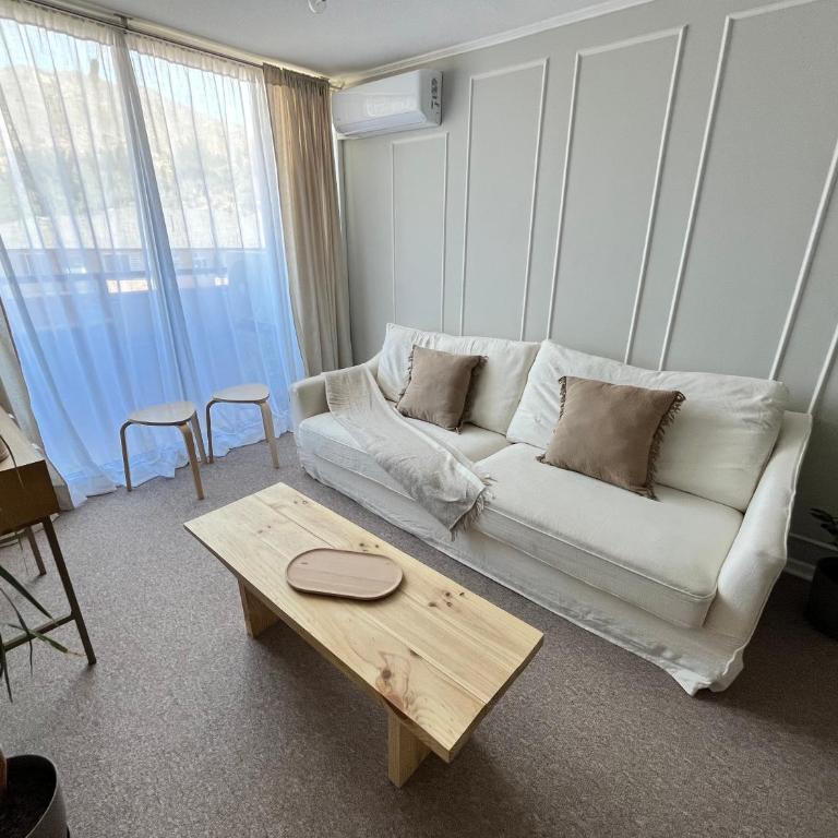 Departamento amplio, luminoso y acogedor - Two-Bedroom Apartment - 1