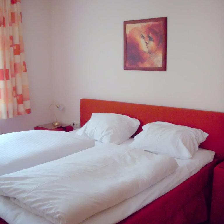 Kurcamping Erlengrund - Two-Bedroom Apartment with Mountain View - 4