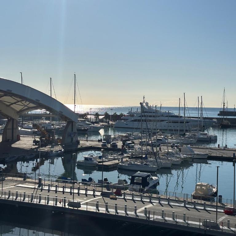 Luxury Waterfront Apartment - Appartamento con 2 Camere da Letto e Vista Mare - 3