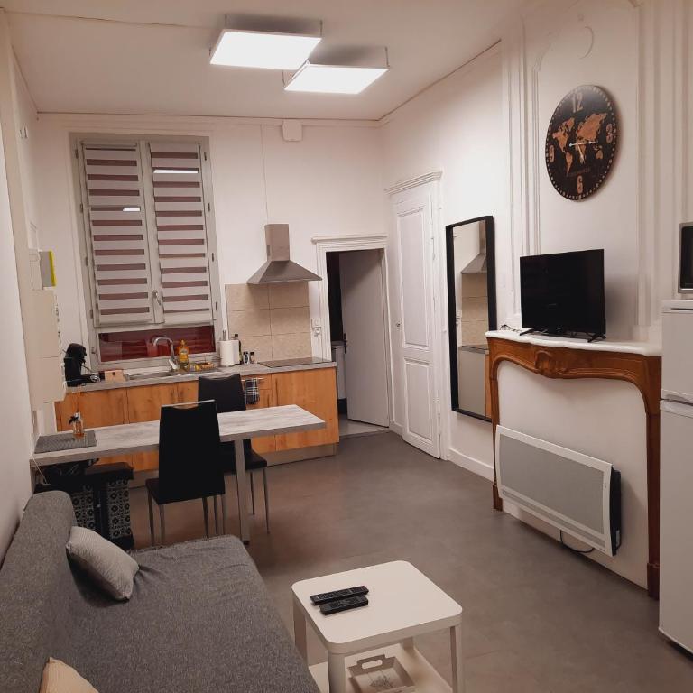 Grand studio au calme - Dijon centre - Apartment - 1